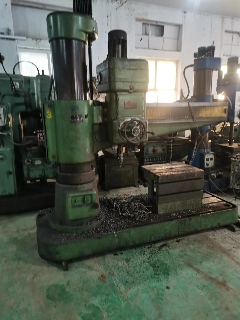 搖臂鉆床!z3040x1600